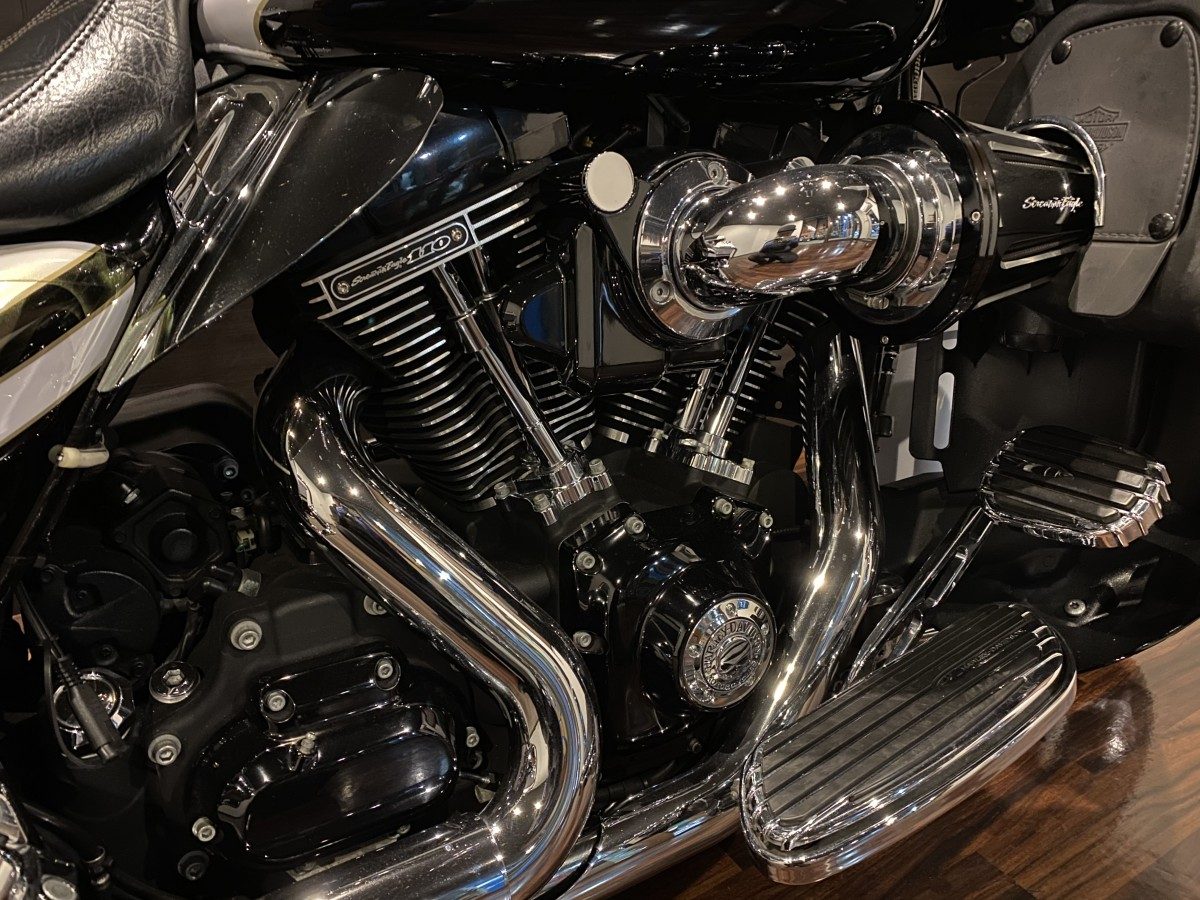 FLTRXSE 1800 CVO ロードグライドカスタム インジェクション イメージ4