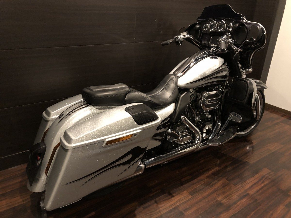 2015年 FLHXSE 1800 CVO ストリートグライド | 岐阜のハーレー