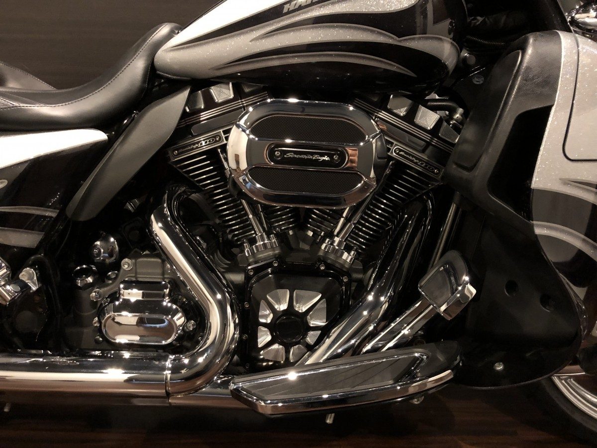 FLHXSE 1800 CVO ストリートグライド イメージ4