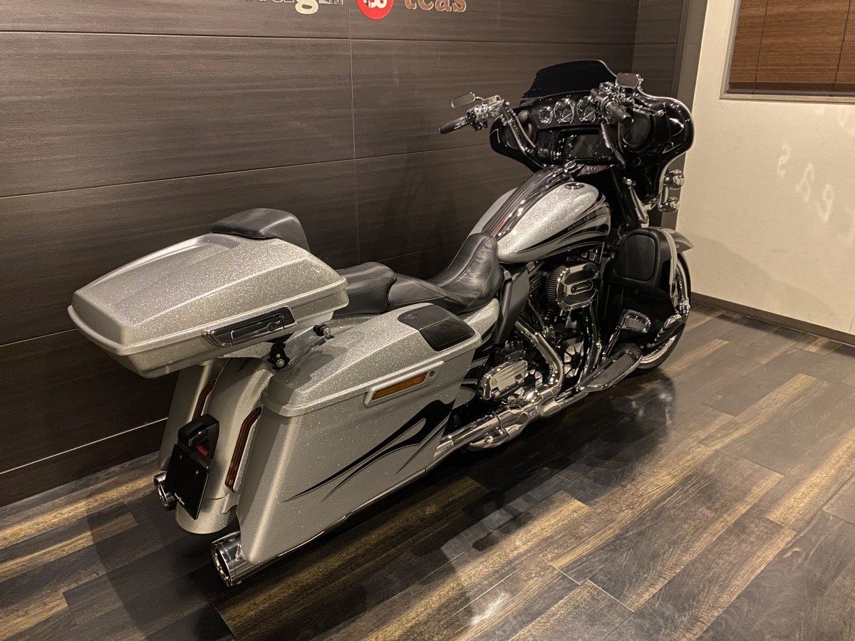 ハーレー ツーリング モデル 2015年式 ツーリング FLHXS 年式別モデルカタログ | バージンハーレー