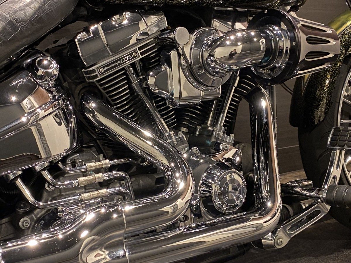 FXSBSE CVO 1800 ブレイクアウト ソフテイル TC110 インジェクション イメージ4