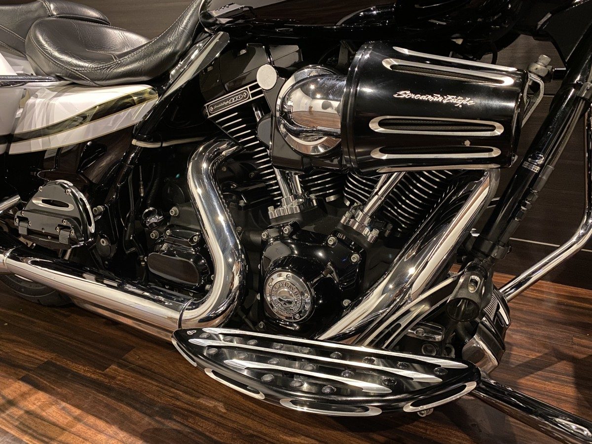 FLTRXSE CVO 1800 ロードグライド スペシャル ツーリング TC110 インジェクション イメージ4