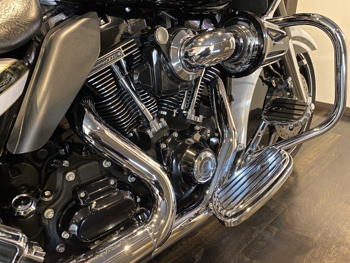 FLTRXS CVO 1800 ロードグライドスペシャル ツーリング TC110 インジェクション イメージ4