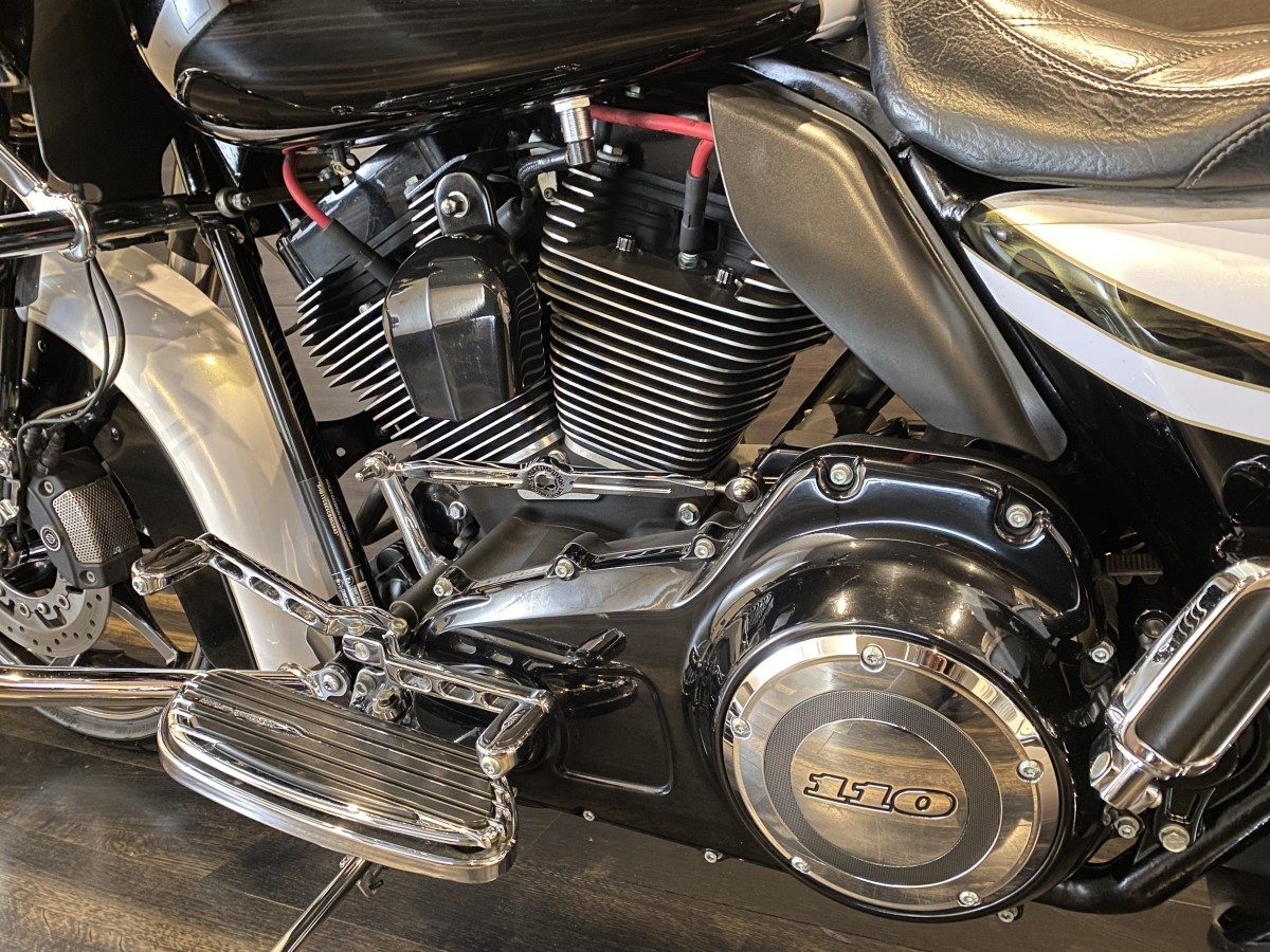 FLTRXS CVO 1800 ロードグライドスペシャル ツーリング TC110 インジェクション イメージ12