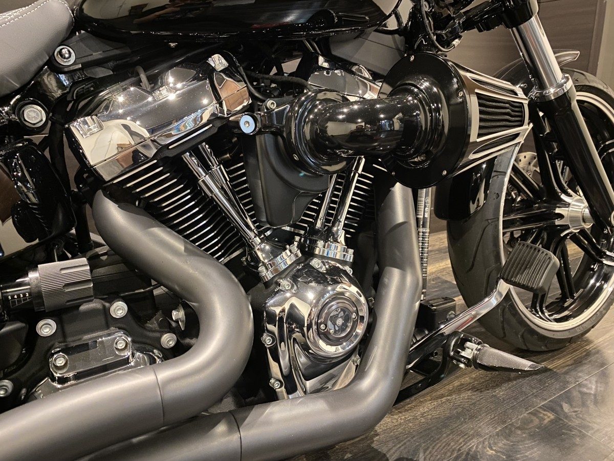 FXBRS 1870 ブレイクアウト ソフテイル M8 114 インジェクション イメージ4