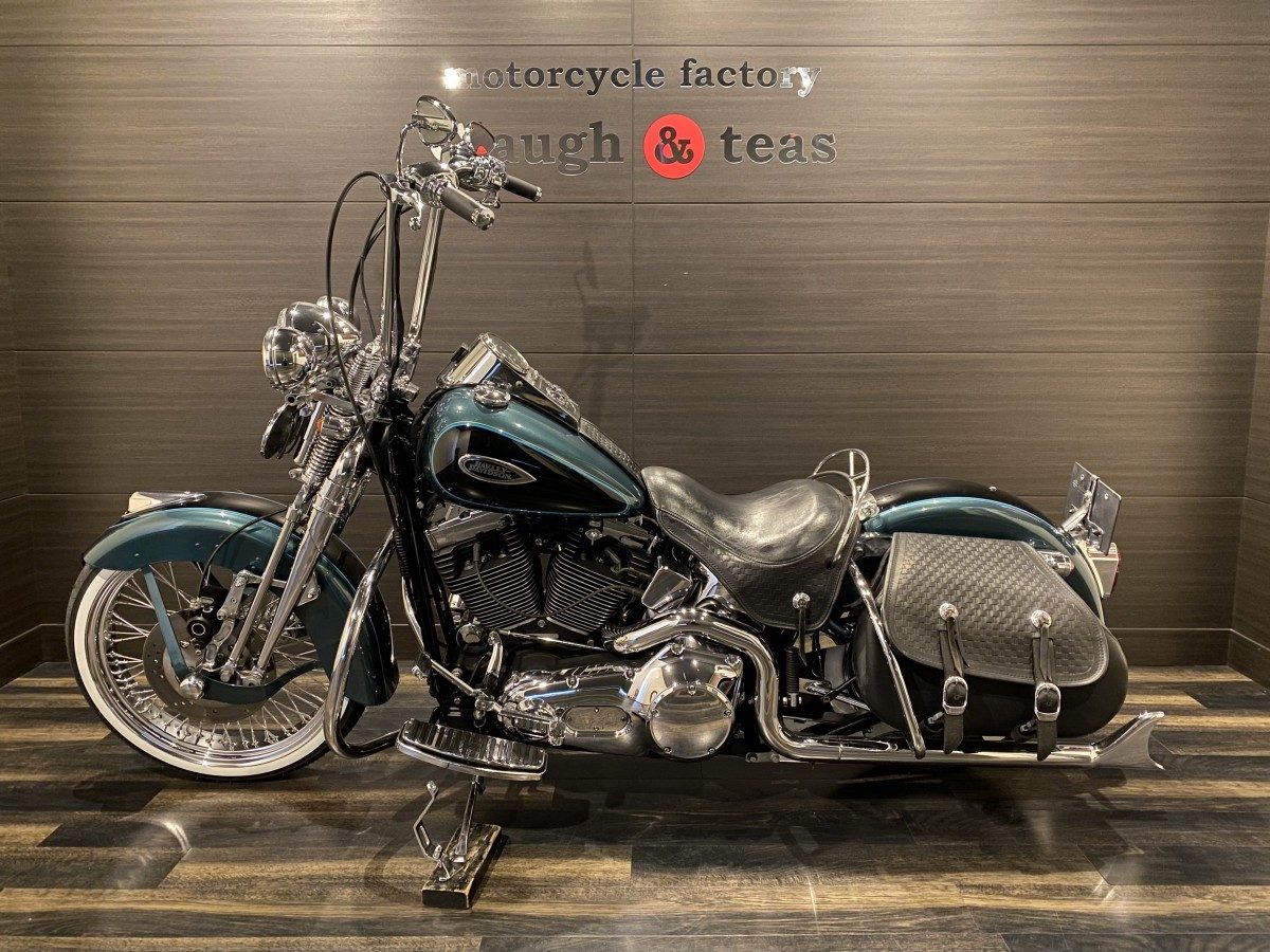 FLSTS 2001年式キャブ車外装一式装飾品多数！