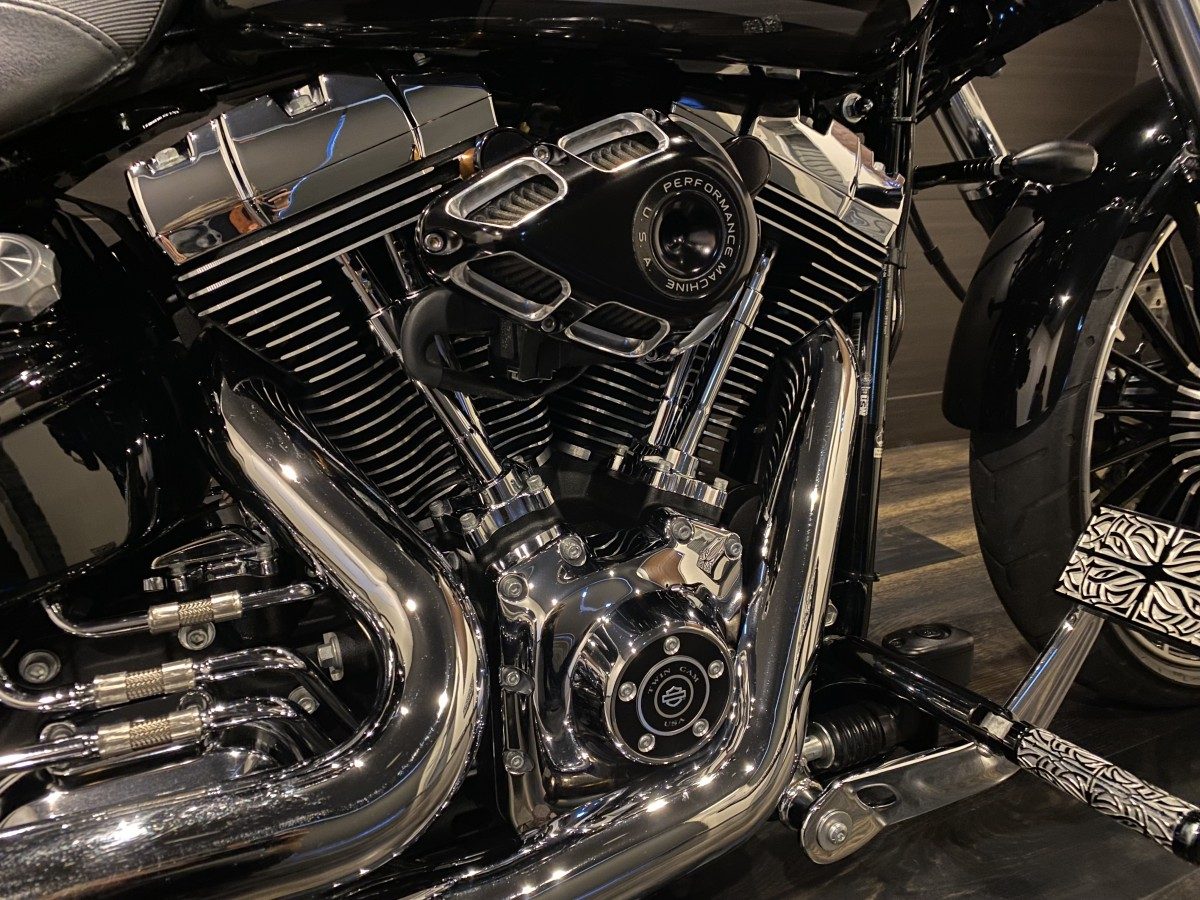 FXSB 1690 ブレイクアウト ソフテイル TC103 インジェクション イメージ4