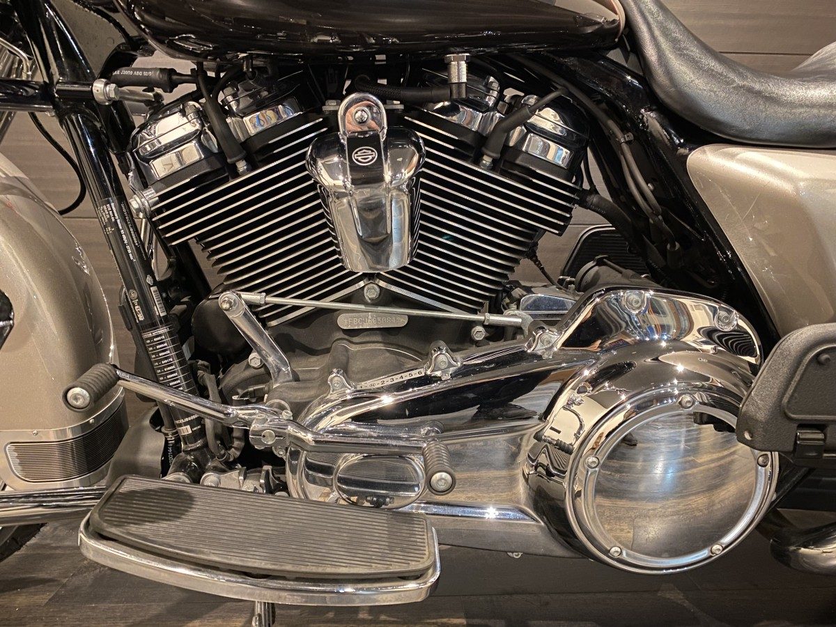 FLHR 1750 ロードキング ツーリング M8 107 インジェクション イメージ12