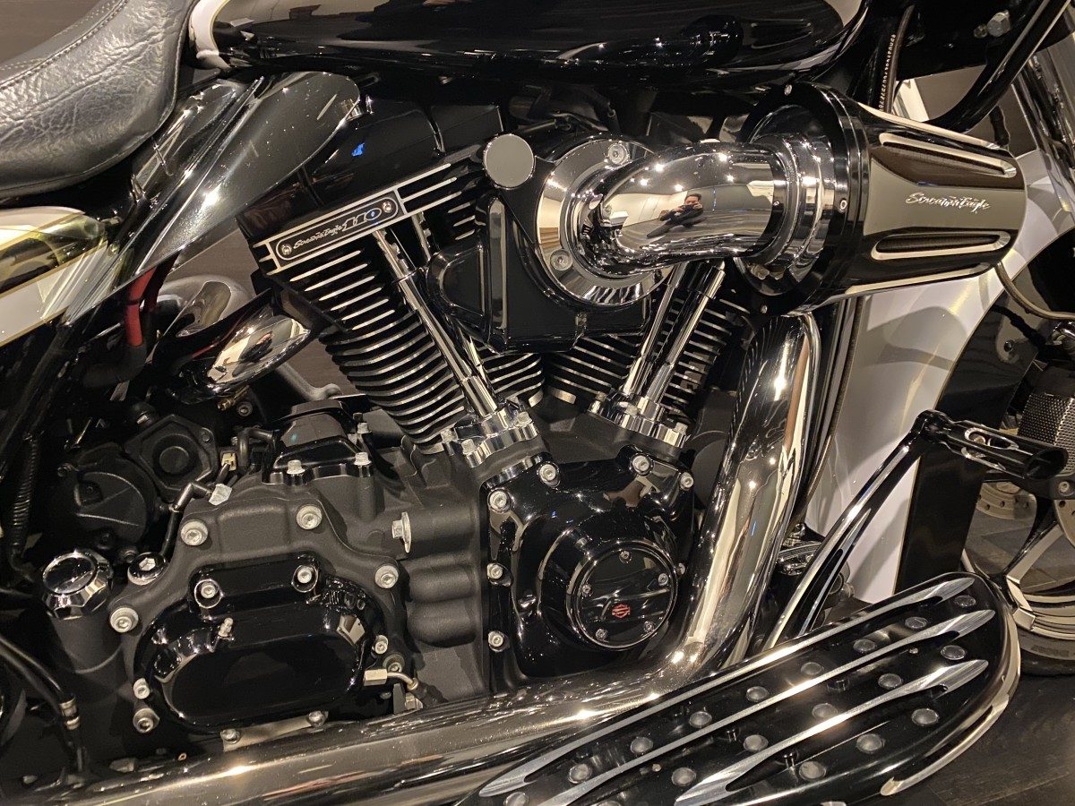 FLTRXS CVO 1800 ロードグライドスペシャル ツーリング TC110 インジェクション イメージ4