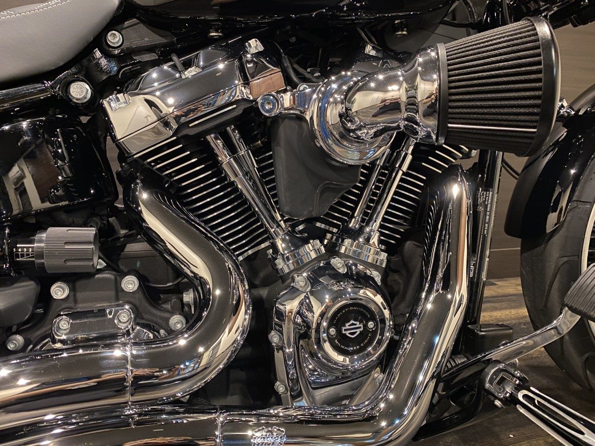 FXBRS 1870 ブレイクアウト ソフテイル M8 114 インジェクション イメージ4